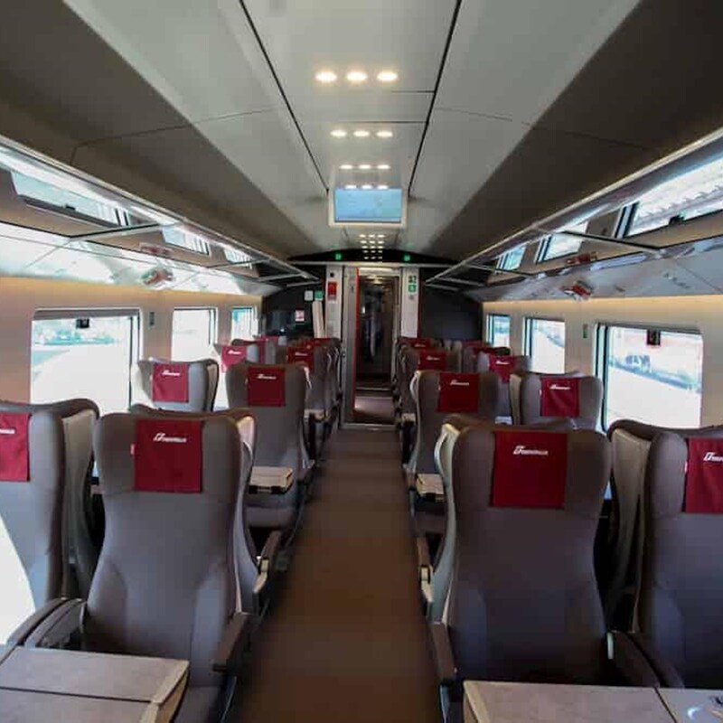 Interno treno passeggeri settore ferroviario